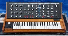 Moog Voyager OS Old School with Flight Case.