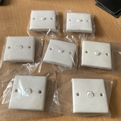 Clipsal light switch e31 - 7x,