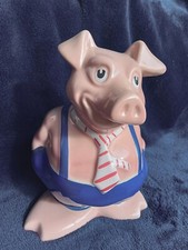 Wade NatWest pig, Maxwell