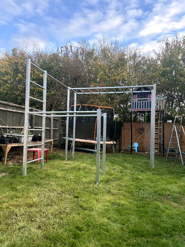 Outdoor calisthenics station - calisthenics,