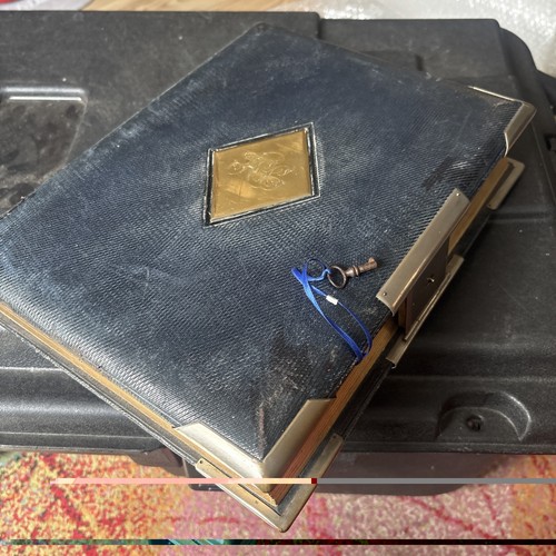 Vintage lockable leather - vintage,