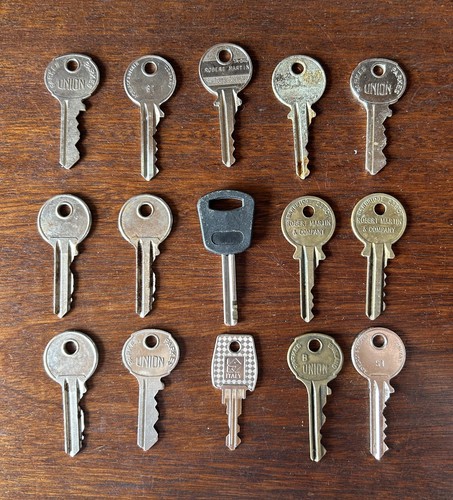 Old vintage keys mixed - vintage,