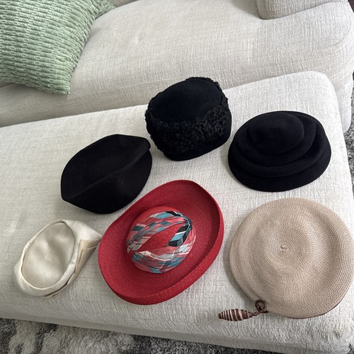 Vintage lot ladies hats - lot,