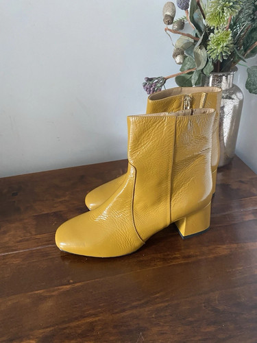 Russell bromley patent - russell, leather