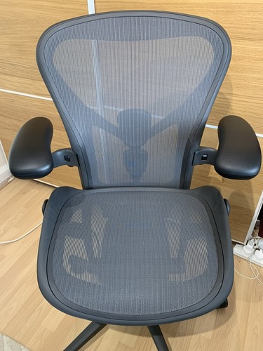 Herman miller aeron chair - herman,