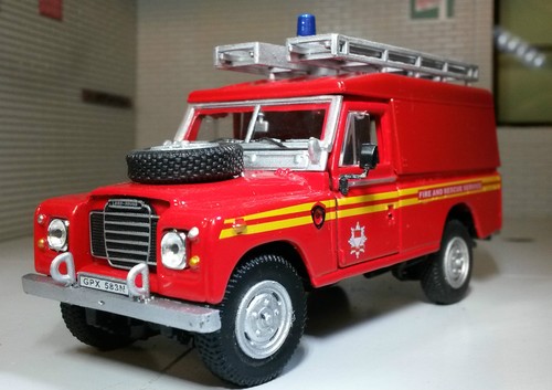 Scale model land rover - 1:43,