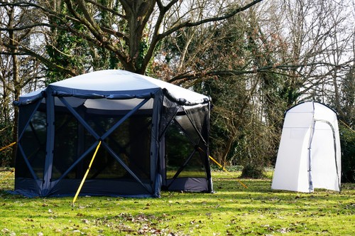 Pop screen house - up,