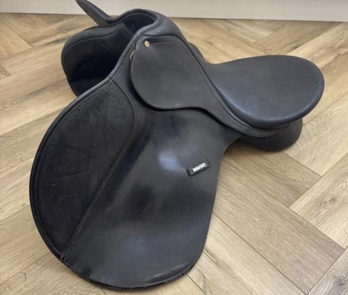 Wintec saddle 17inch - wintec,