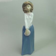 LOVELY LLADRO NAO PORCELAIN  'DEMURE' FIGURE OF A YOUNG LADY C.1990