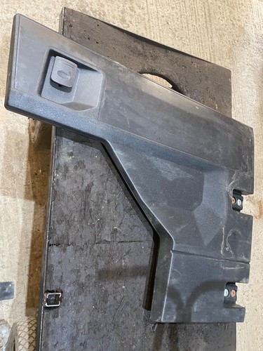 Front door panel - r/h,