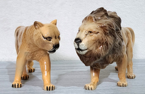 Beswick rare lion - , standing