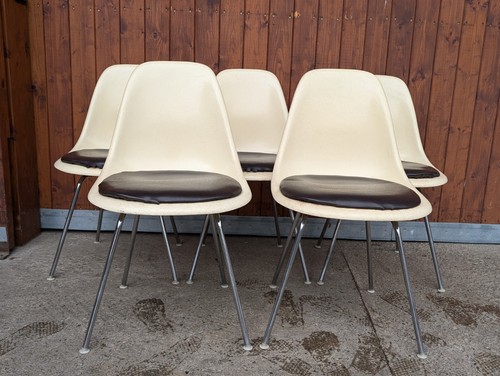 Charles eames fibreglass chair - charles,