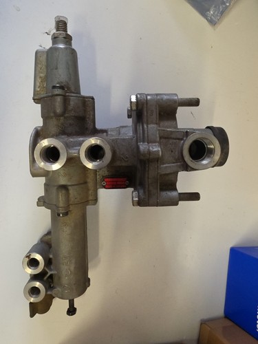 Wabco load sensing valve