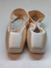 Bloch Serenade B UK2.5 Ballet Point Shoes with Square Toe Block