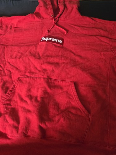 Fw23 supreme red box - supreme,