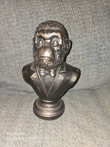Gorilla bust ornament - ornament, statue