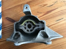 Fiat Punto 130HGT Punto 1.9D TD NEW GENUINE engine mounting 46772001 20B1