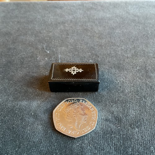 Antique snuff box black papier - antique,