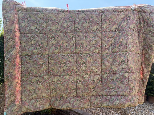 Vintage eiderdown quilt floral - vintage,