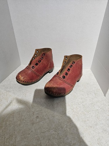 Vintage old childrens shoes - childrens,
