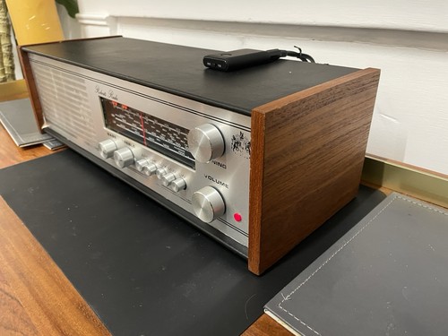 Vintage robert radio - robert’s, rm40