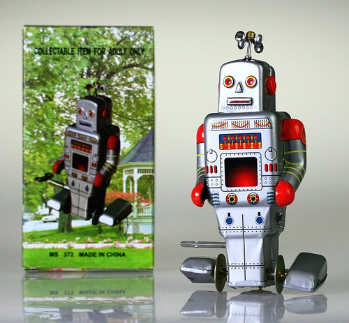 Retro tin side - side, robot