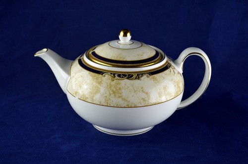 Wedgwood bone china cornucopia - bone,
