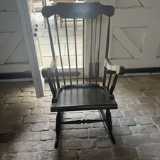 Vintage Antique-style Rocking Chair, dowell back