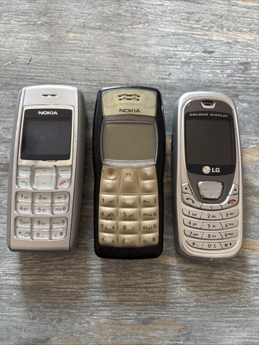 Old phone bundle - phone, nokia