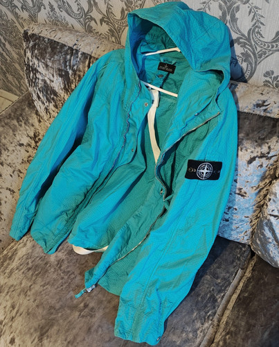 Stone island shadow - island, project