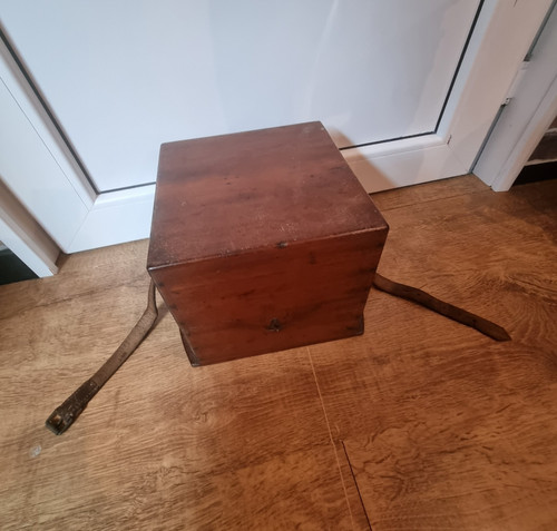 Marine chronometer transport - chronometer,