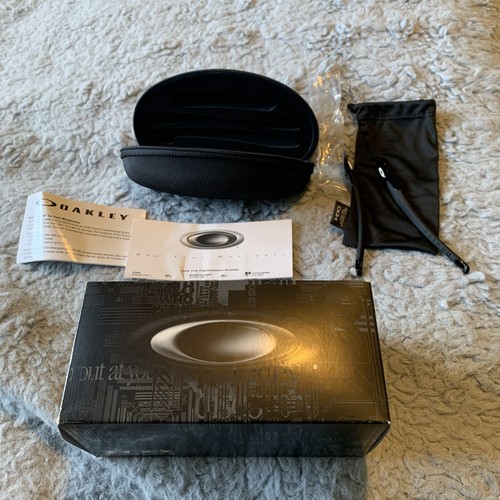 Oakley glasses case with - oakley, arms