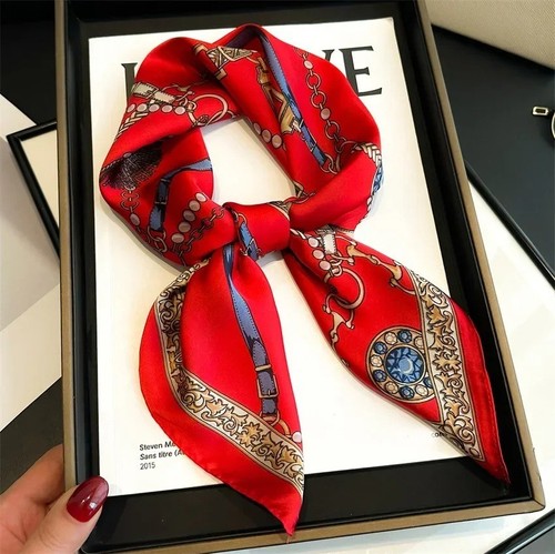 Women 70x70cm silk scarf - 70x70cm,