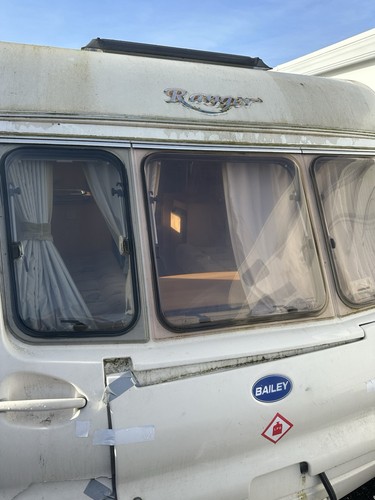 Caravan bailey front - /,