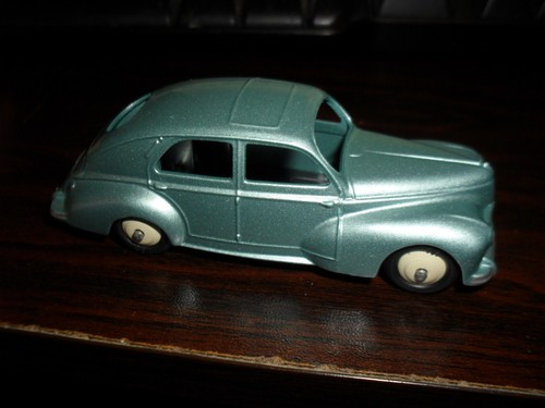 Dinky toys repro peugeot 203 - toys,