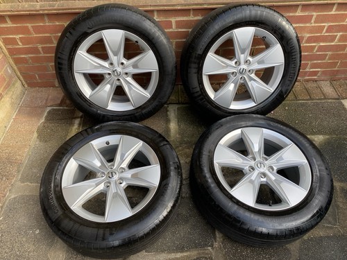 Mint condition inch genuine - condition,