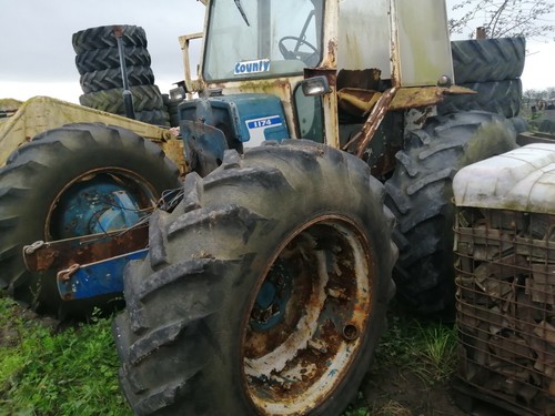 County tractor 1174 breaking - county,