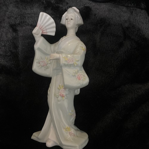Geisha japanese figurine - geisha,