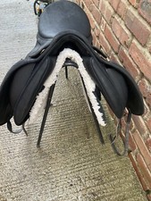 17.5 " Black Synthetic Bates Wintec Changeable Gullet Pro Dressage Saddle