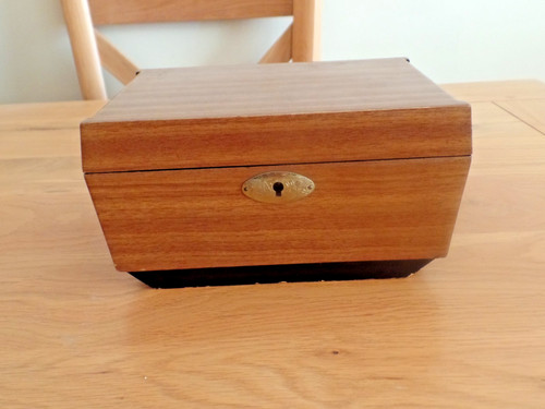 Vintage teak effect wooden red - wooden,