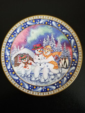 Royal Worcester Sue Scullard Bone China Christmas Tales Plate Skating Snowman 