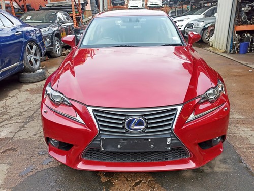 One nut lexus is300h - one,