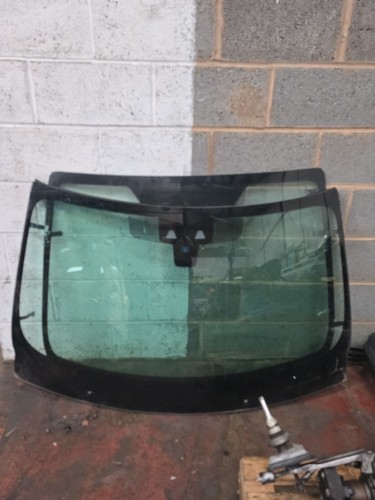 Jaguar pace 2016 windscreen - jaguar, f-pace