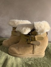 Ash Concealed Wedge Sheepskin