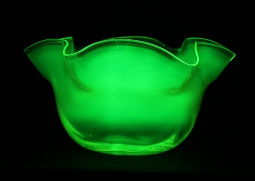 Vintage uranium vaseline glass - uranium/vaseline,