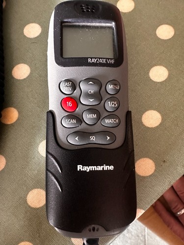 Raymarine ray240e vhf - vhf, radio