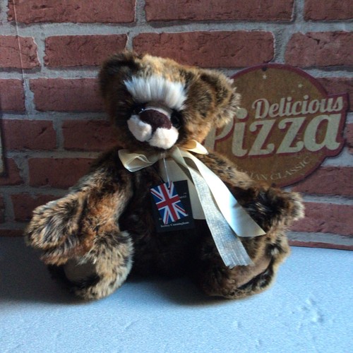 Gorgeous artist bear - gorgeous, truffle
