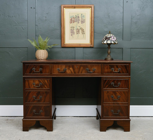 Antique style mahogany - style,
