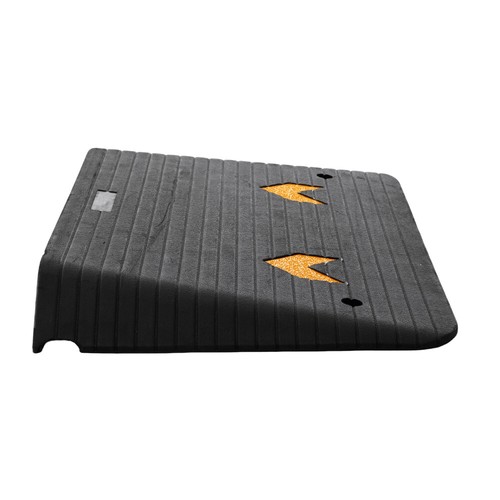 Wear resistant rubber kerb - rubber,