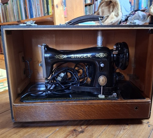 1950s knee operated - knee, singer